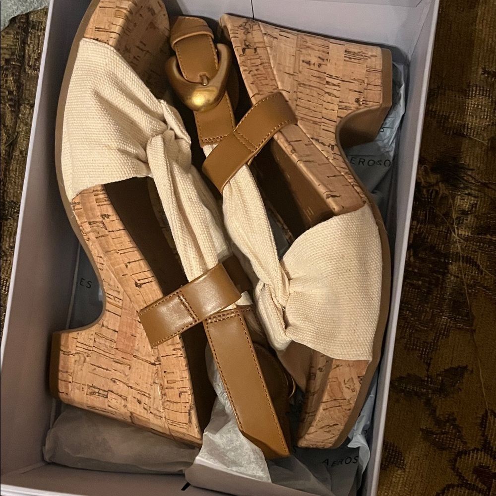 AEROSOLES Women's Beige and Brown Cork Wedges